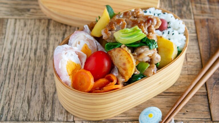 【節約弁当】「シンプルに美味い!」ご飯が止まらない豚こま肉とじゃがいもの旨しょうゆバター炒め弁当bento#1024