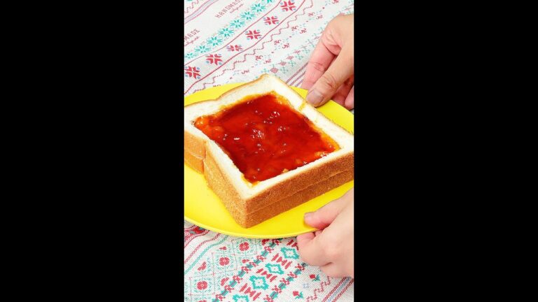 【家中の食パンをかき集めて！】「天才的に旨い♡」「家族が飛んで喜んだ♡」激うま簡単おやつレシピ / Crème Brûlée Bread #shorts