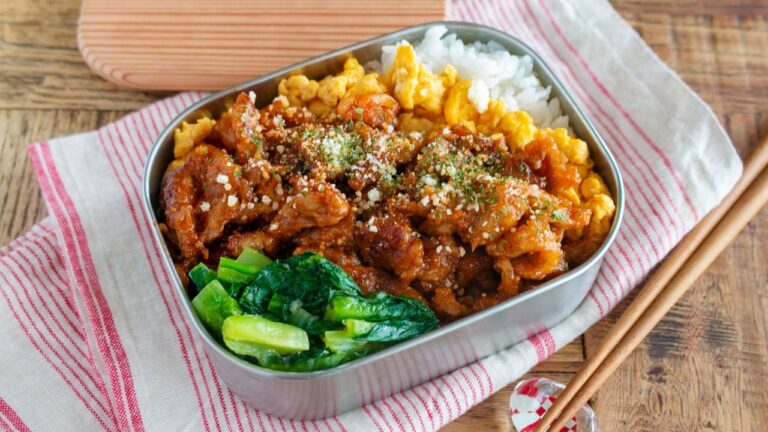 【材料3つだけ】こりゃごはんに合わないわけがない!豚こま肉のミートソース風炒め弁当bento#1026
