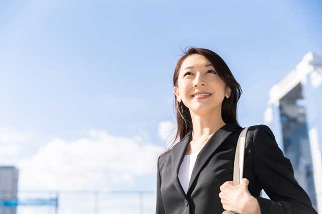 バッグ　ビジネス　スーツ　女性