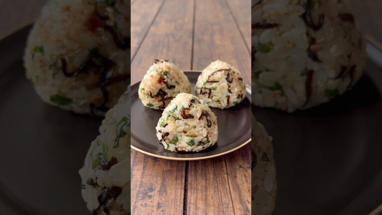 ごま油苦手の方のために☺️初めてアレ使ったらうまかったおにぎり🍙塩昆布と刻みネギの白だしおにぎり