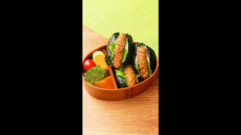 【おにぎりは一生これにする♡】その旨さに家族がぶっ飛ぶ！挟むだけの簡単おにぎりレシピ / Sausage Rice Ball