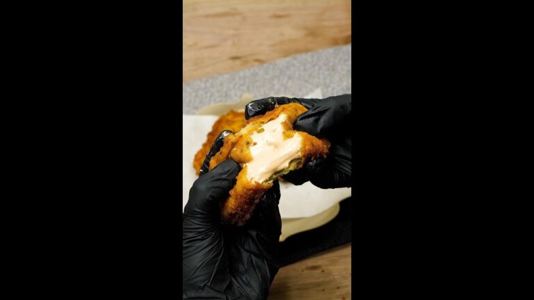 バナナとホットケーキミックスで簡単【黒ごまが香る】サクふわ食感のチョコクリーム入りバナナドーナツ / Fried Bananas with Chocolate Fillings