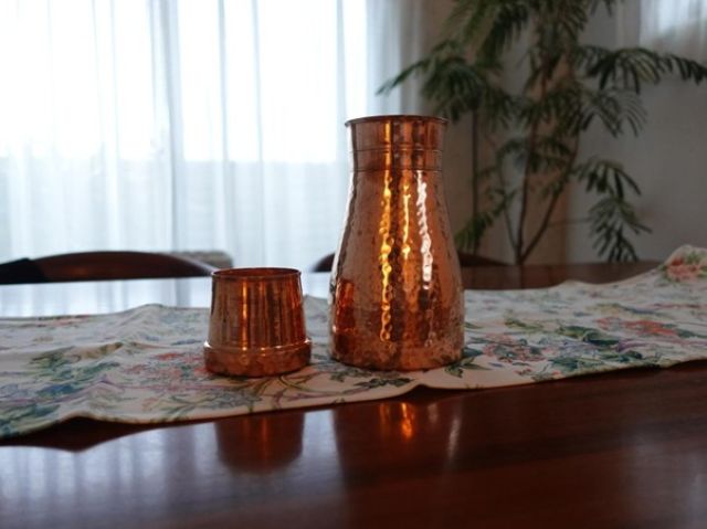 ハーブティーを入れたポット