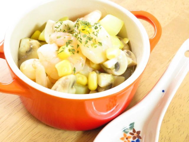 マッシュルームと海老のポテトクリーム煮