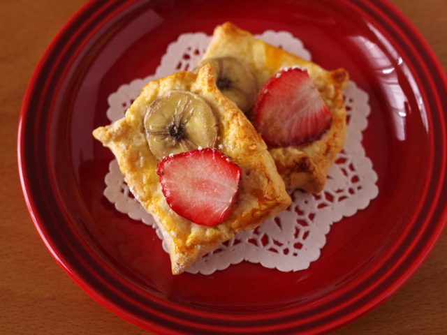 いちごとバナナのミニデニッシュパン