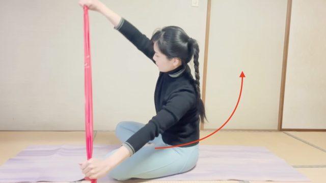 肩・胸郭の硬さをほぐす！3ステップのピラティス