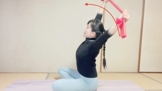 肩・胸郭の硬さをほぐす！3ステップのピラティス