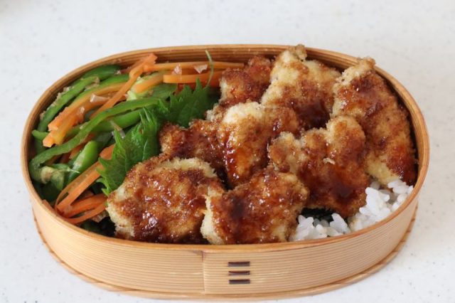 2品弁当の詰め方プロセス