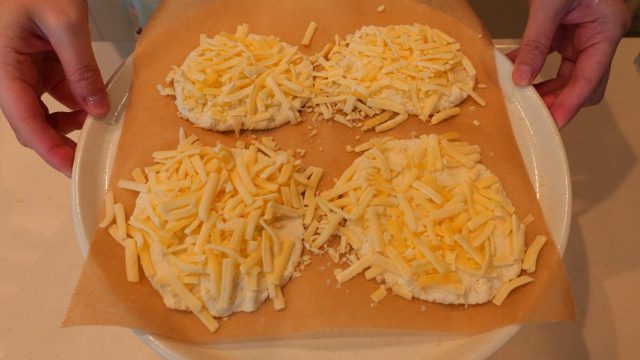 簡単おいしい「米粉チーズパン」