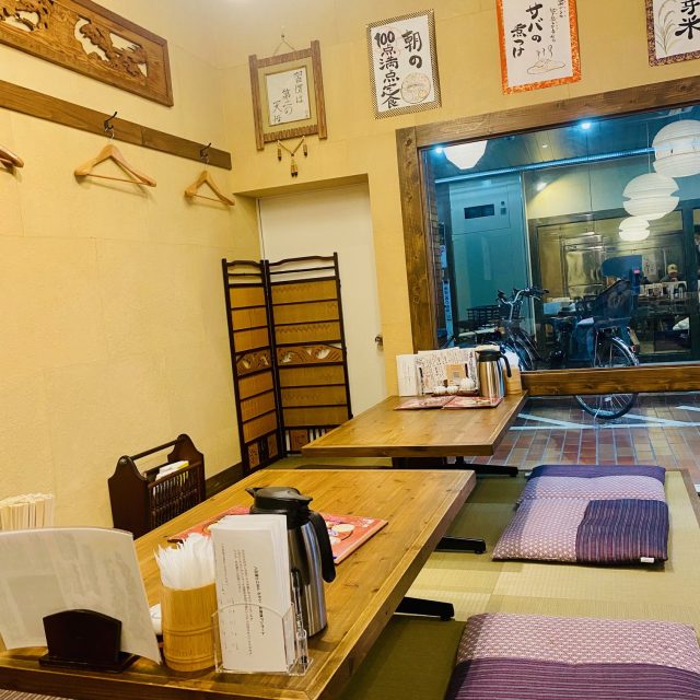 堺筋本町『八百屋とごはん むかい』 店内