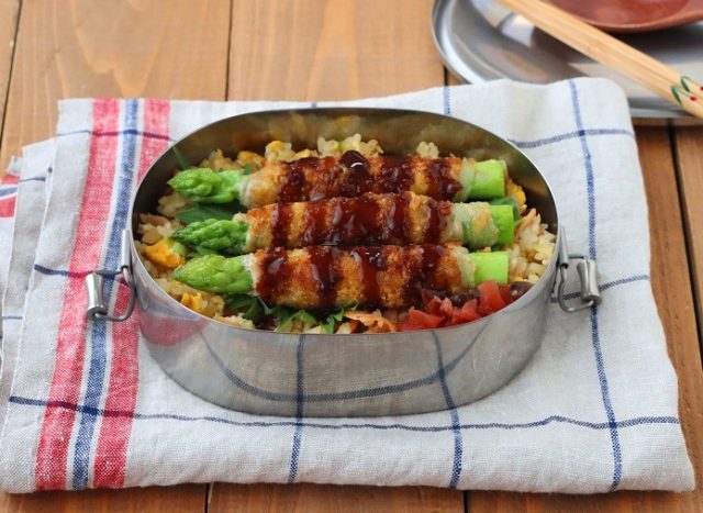 アスパラ肉巻きカツ