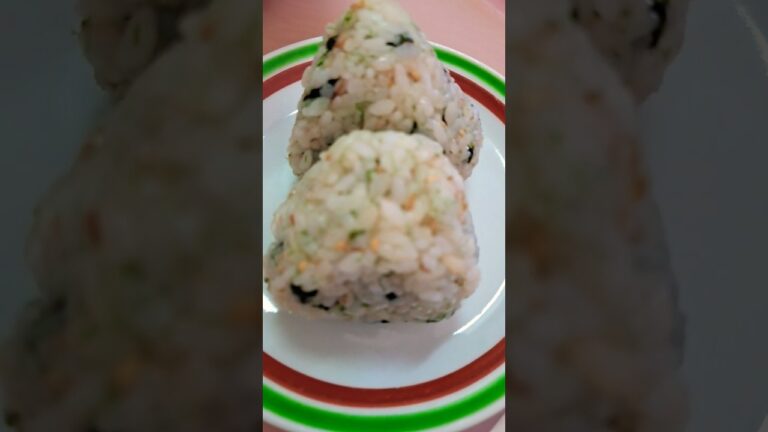 韓国のりおにぎり!混ぜるだけ!美味しい!#おにぎり#簡単レシピ 韓国のりおにぎり!混ぜるだけ!美味しい!#おにぎり#簡単レシピ