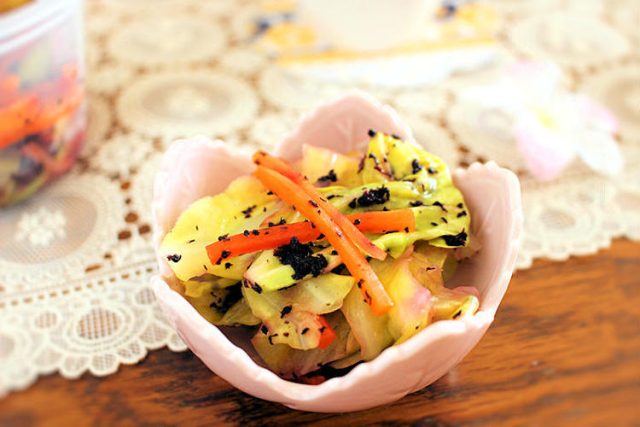 春キャベツのゆかり和え