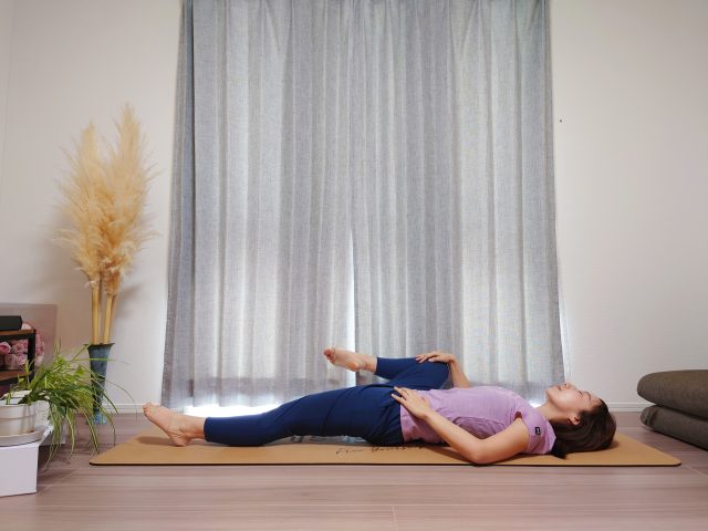 股関節ほぐしストレッチ