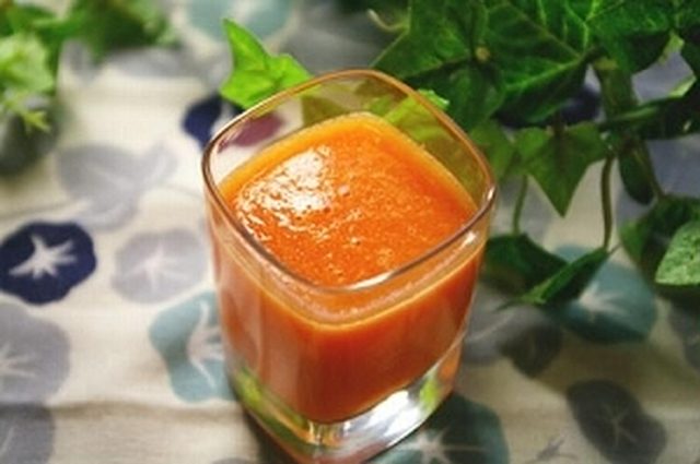 ニンジン＆グレープフルーツのジュース