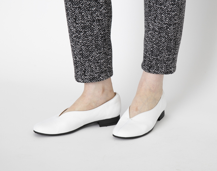 KUTSUNE/カンフーパンプス