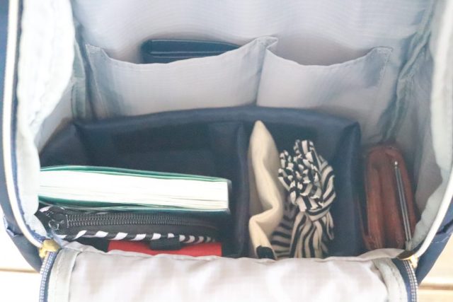 カバンの中