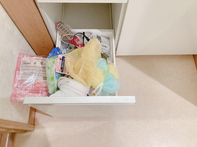物であふれた引き出し