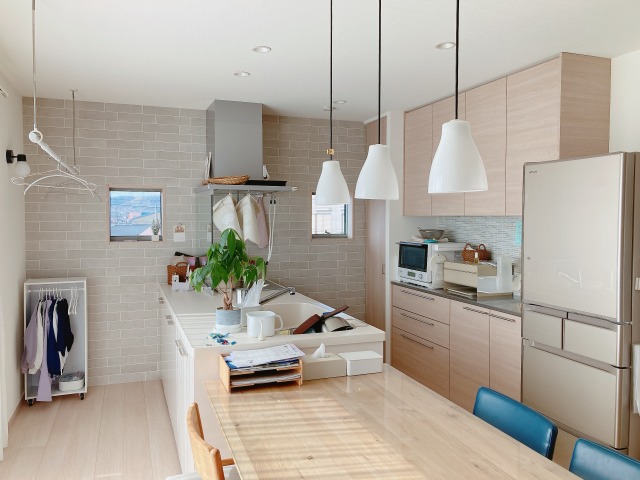 片付いたダイニングテーブル