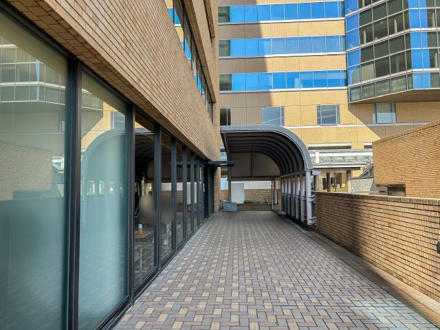 コリント朝日店への行き方