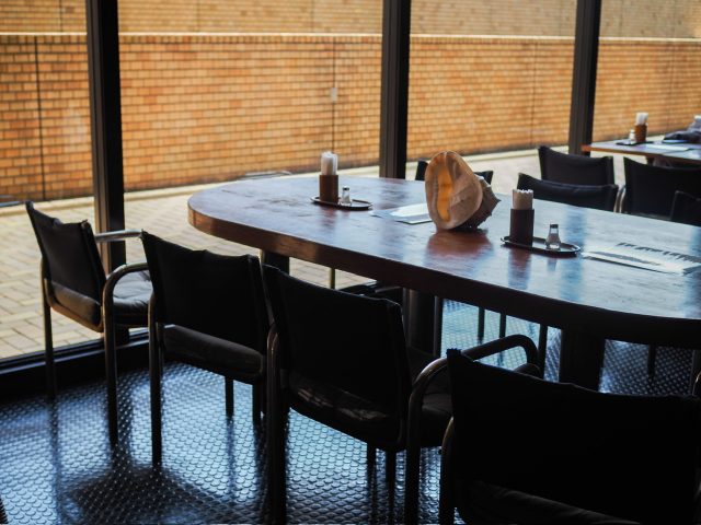 コリント朝日店 店内