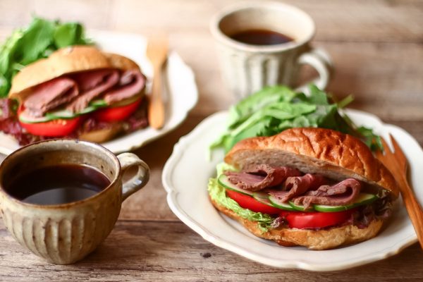 ローストビーフ＆トマトサンド