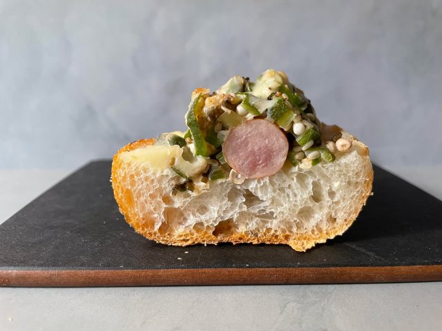 オクラと塩こんぶのドッグ