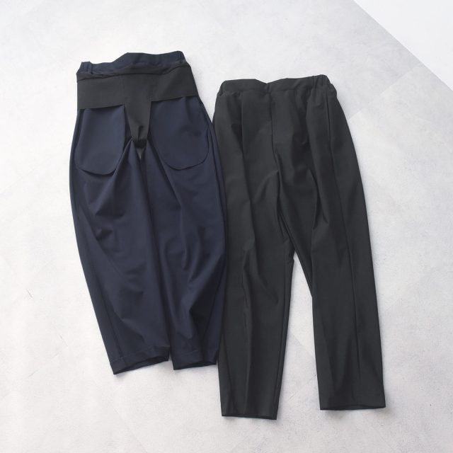 骨盤底筋サポート タックテーパードパンツ