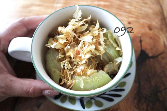 とろーり玉ねぎのバタポン蒸し