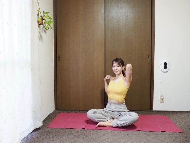 前・うしろの「ひじ回し」体操