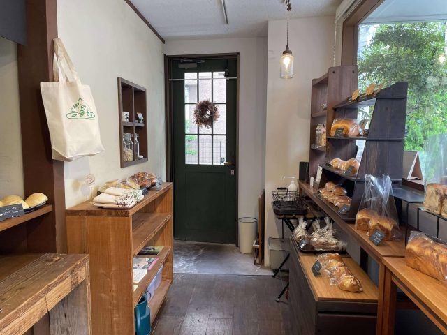いのパン店の店内
