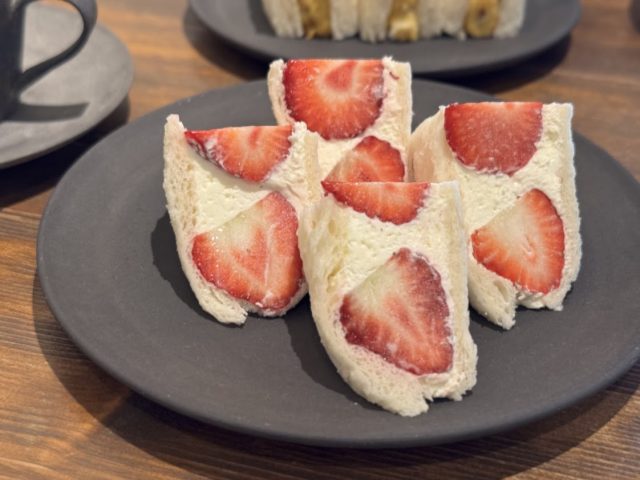 苺サンドイッチ