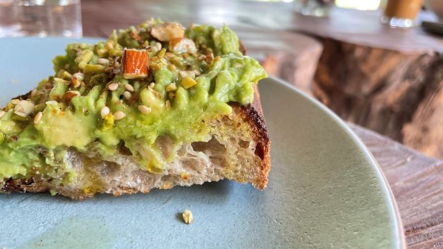 アボカドデュッカトースト 断面