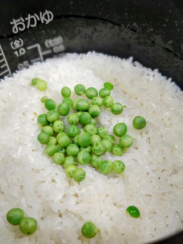 豆ごはんに混ぜる