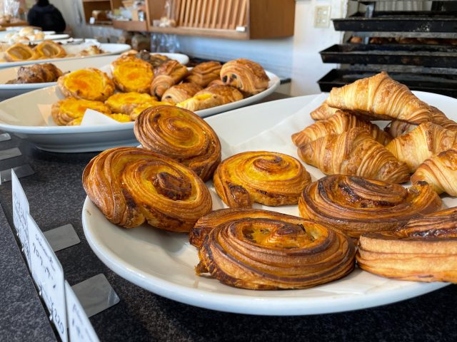 小田原にあるパン屋『レロア』の店舗外観