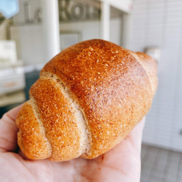 発酵バター入りのハードバターロール