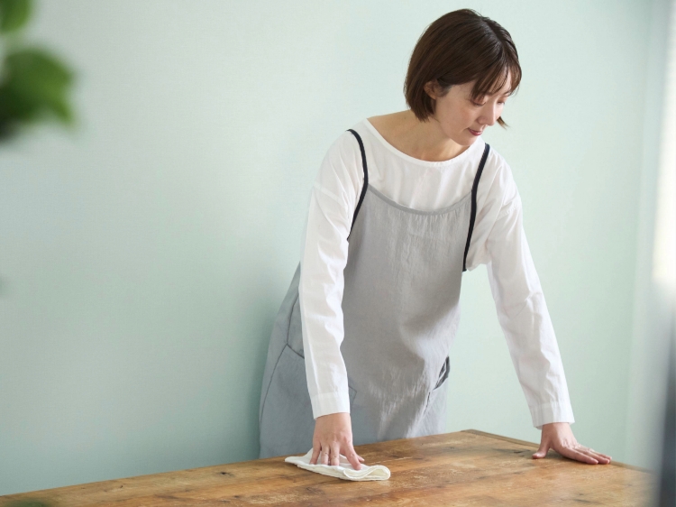 軽くて汚れに強いナイロンキャミエプロン