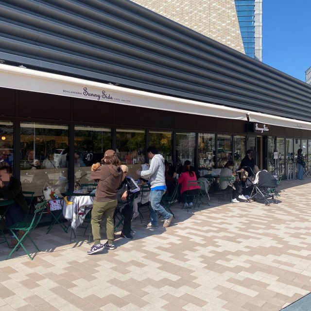 Sunny Side テラス席の朝の様子