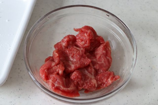 牛薄切り肉