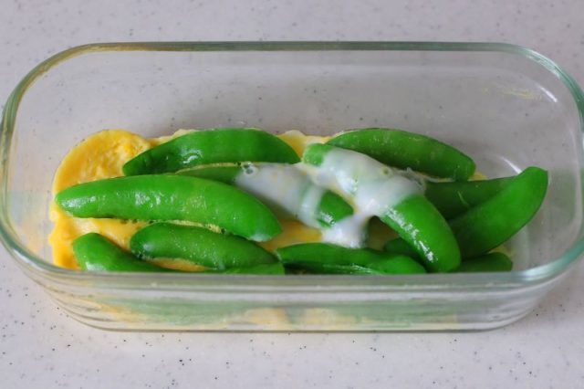 スナップえんどうと卵のおかか和え