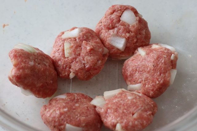 新玉ねぎのミニハンバーグ