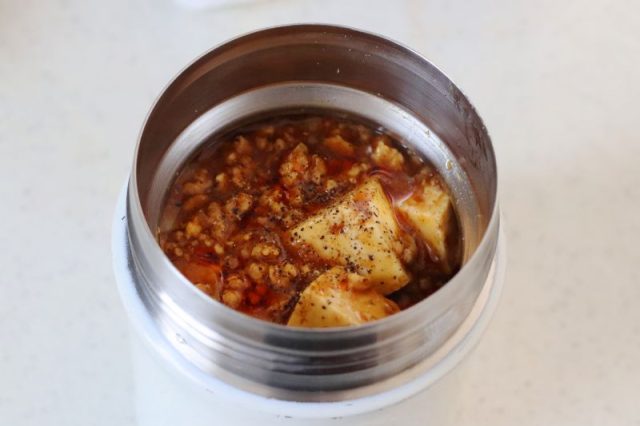 スープジャーに入れた麻婆豆腐