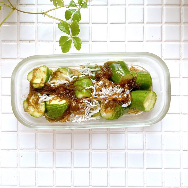 蛇腹きゅうりのもずく酢和え