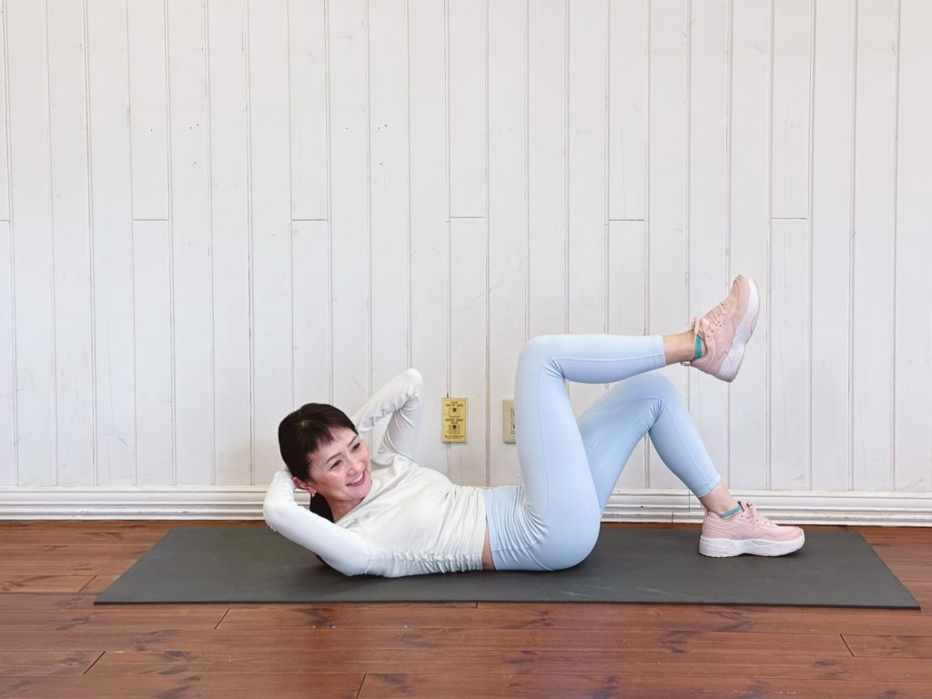 腰周りの脂肪がスッキリ「簡単クリスクロス」