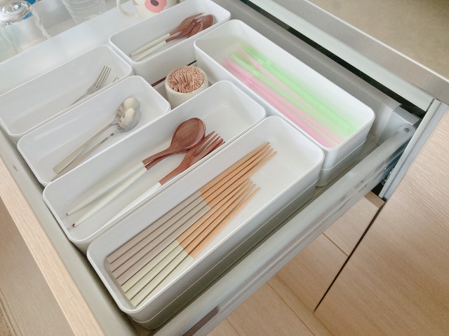 ケースで仕分けた収納