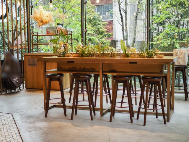 ヤホ コーヒーロースター＆ワインバー 店内