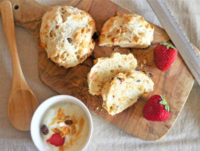 グラノーラパン