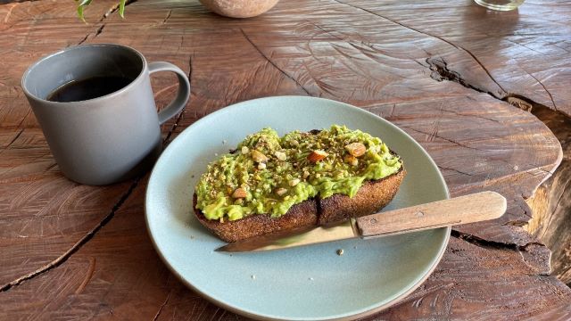 アボカドデュッカトースト