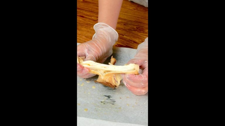 【韓国でバズってるチーズエリンギって知ってる？】エリンギの中にチーズを詰めるだけ！簡単でおいしいレシピ / ​​Cheese Eryngii Mushrooms